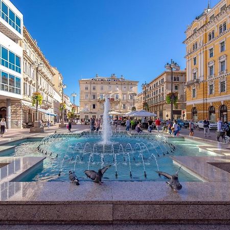 Adria Square Studios Rijeka Exterior photo