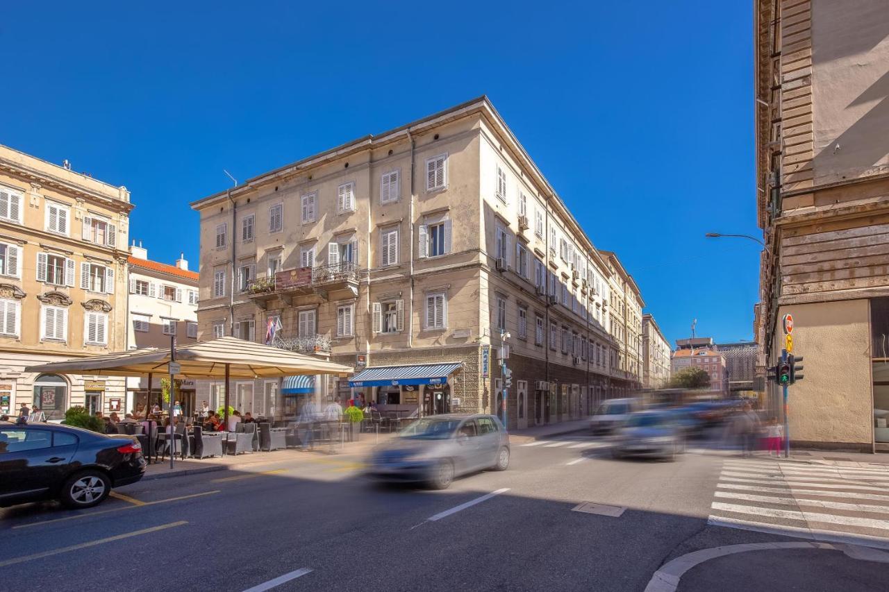 Adria Square Studios Rijeka Exterior photo